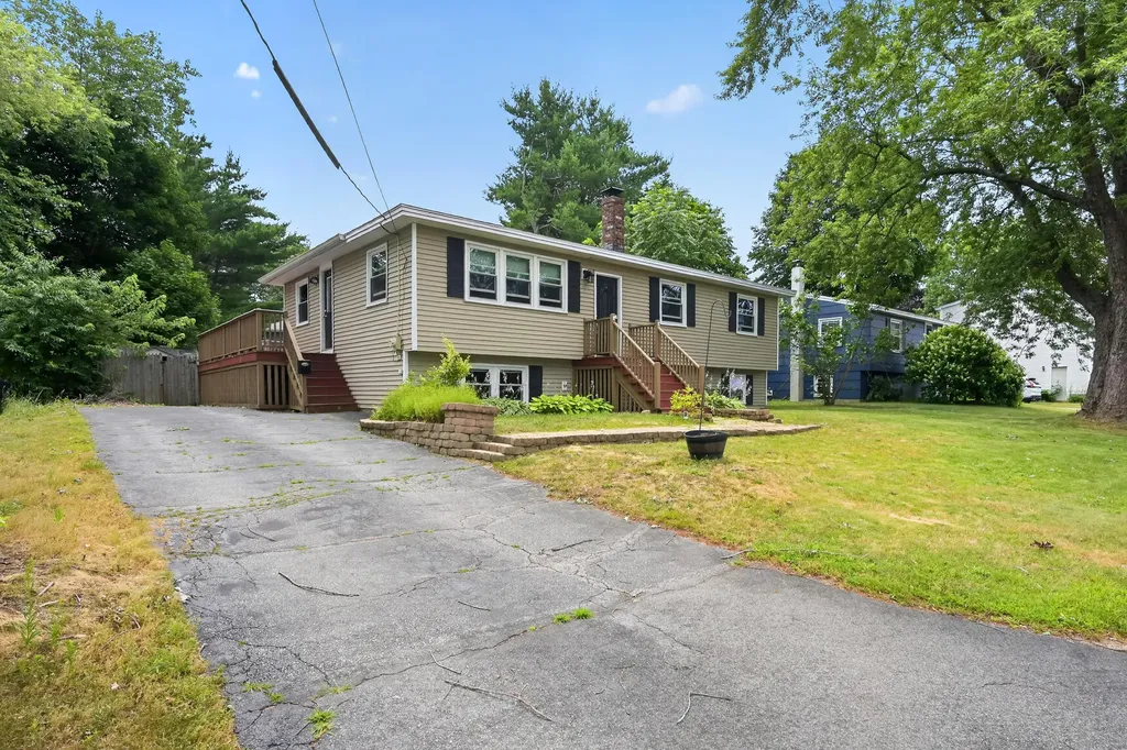 15 Cleveland Circle South Portland ME 04106