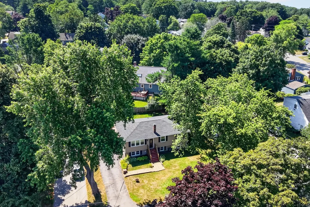 15 Cleveland Circle South Portland ME 04106
