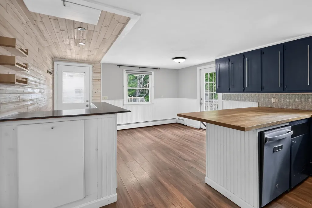 15 Cleveland Circle South Portland ME 04106