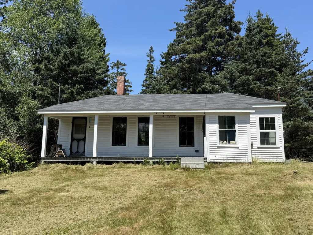 1013 Hummingbird Lane Vinalhaven ME 04863