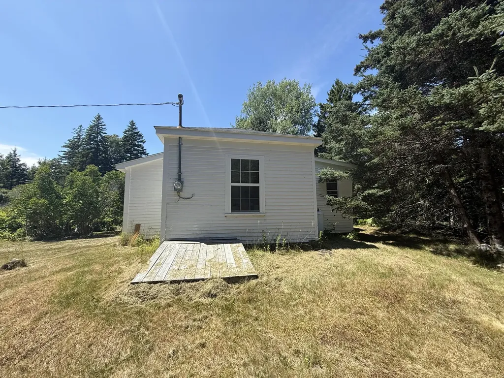 1013 Hummingbird Lane Vinalhaven ME 04863