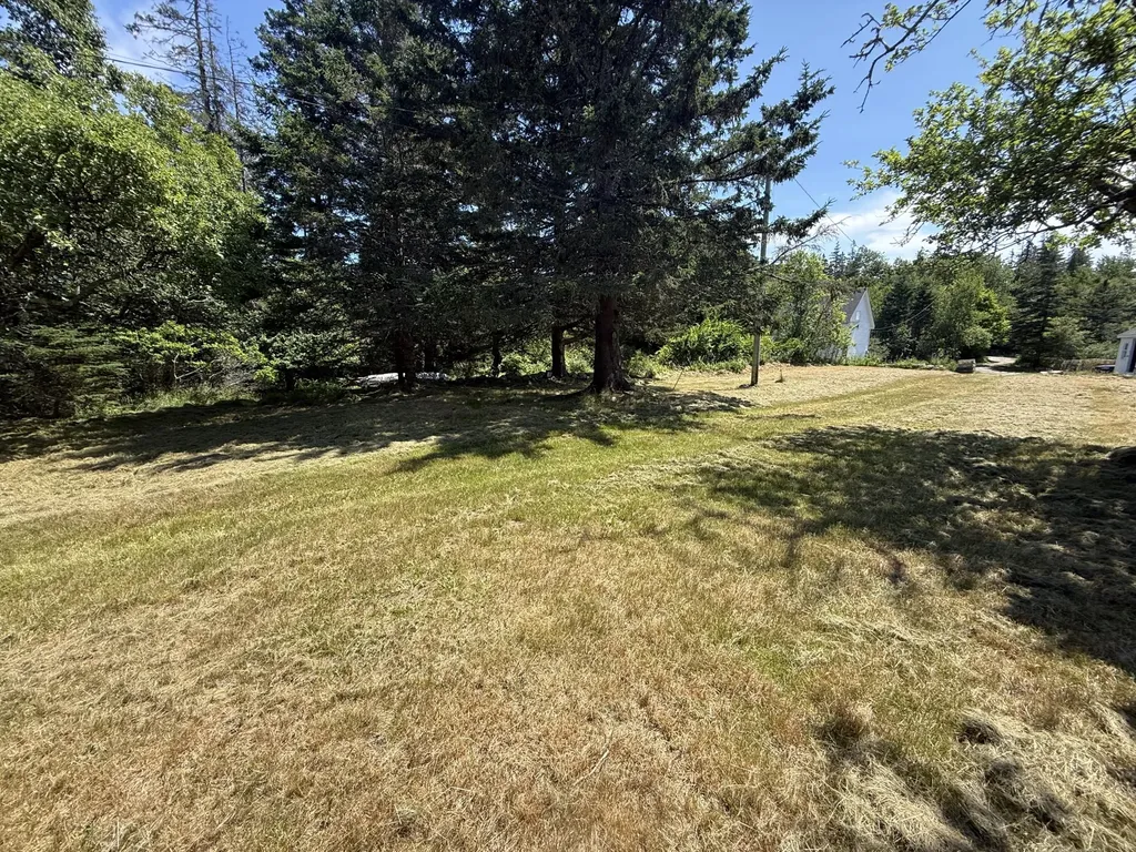 1013 Hummingbird Lane Vinalhaven ME 04863