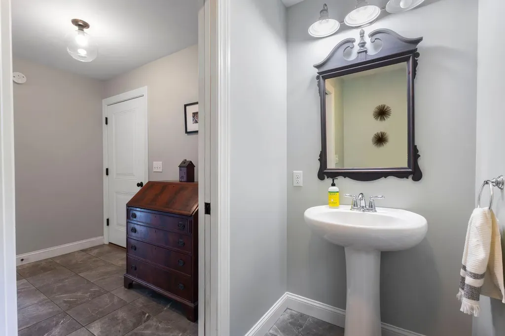 10 Charlan Lane Windham ME 04062
