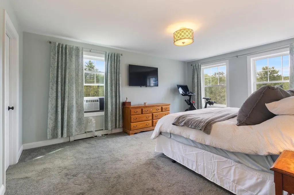 10 Charlan Lane Windham ME 04062