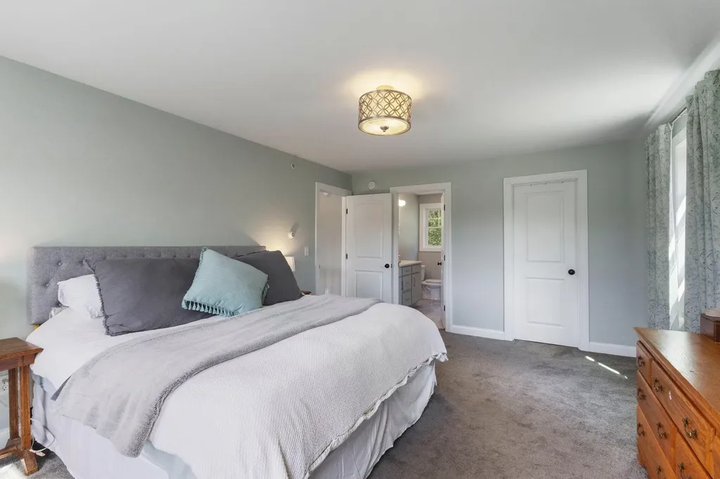 10 Charlan Lane Windham ME 04062