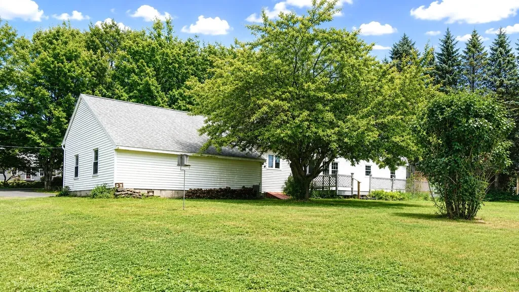 14 Mountain View Lane Standish ME 04084