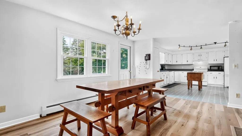 14 Mountain View Lane Standish ME 04084