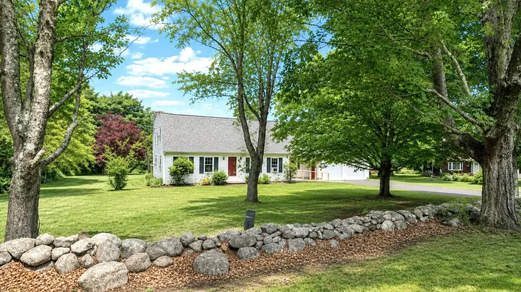 14 Mountain View Lane Standish ME 04084