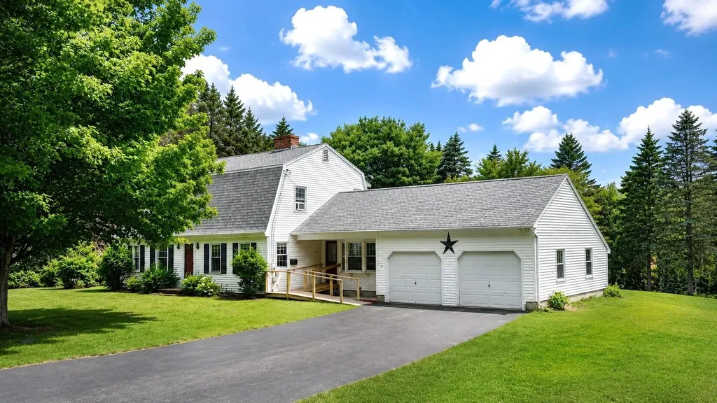 14 Mountain View Lane Standish ME 04084