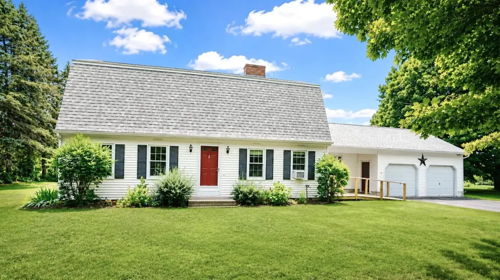 14 Mountain View Lane Standish ME 04084