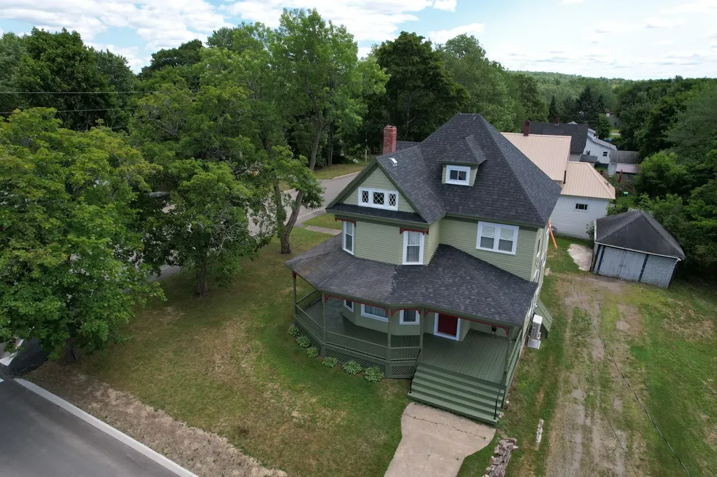 51 Broadway Street Baileyville ME 04694