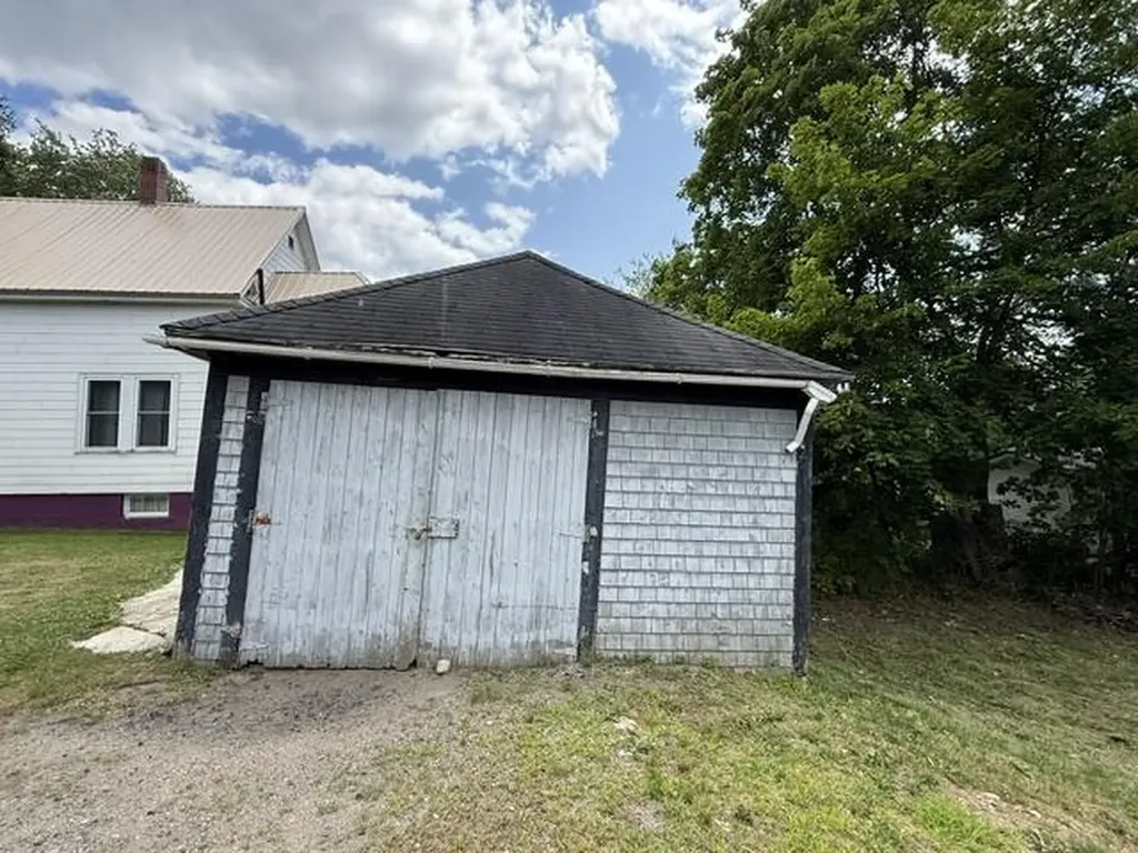 51 Broadway Street Baileyville ME 04694