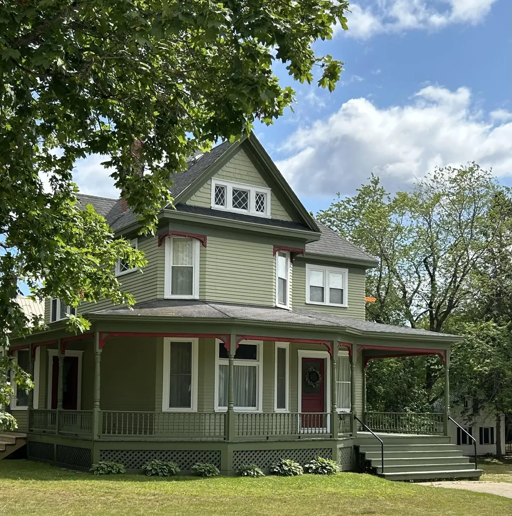 51 Broadway Street Baileyville ME 04694