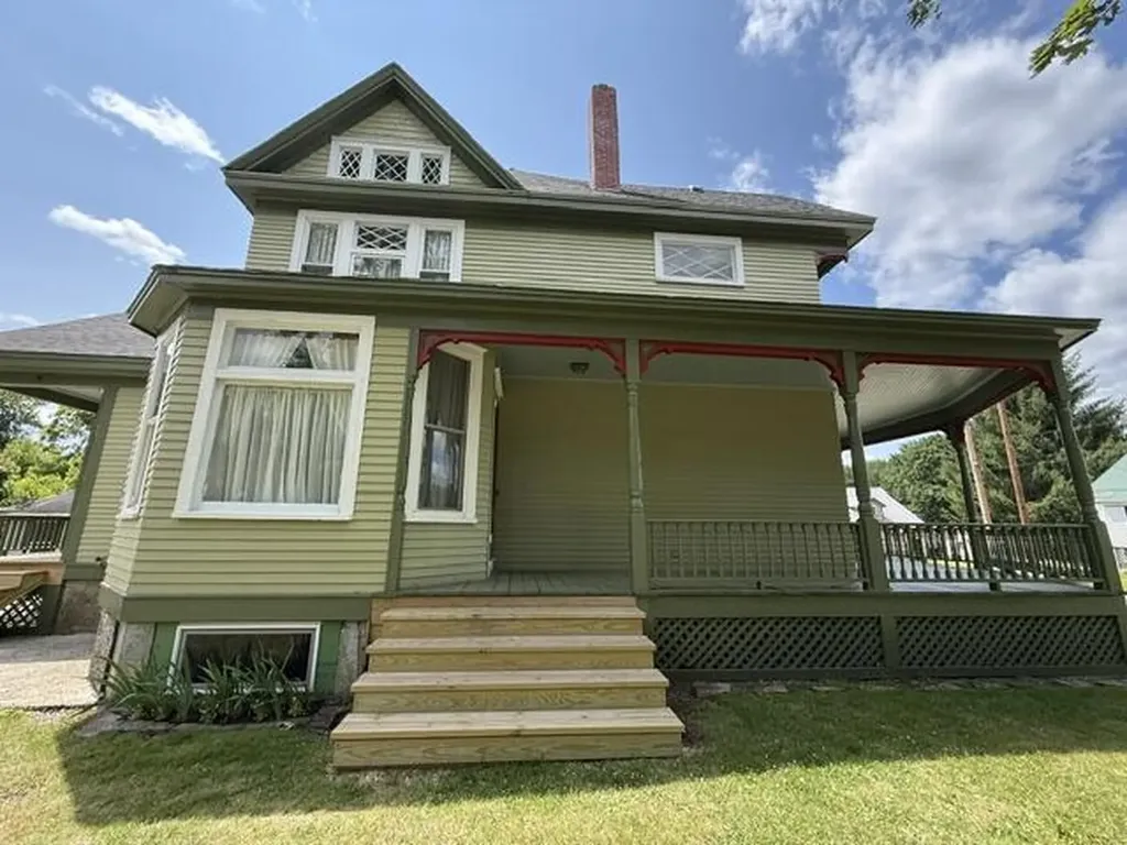 51 Broadway Street Baileyville ME 04694