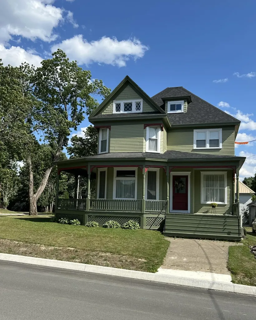 51 Broadway Street Baileyville ME 04694