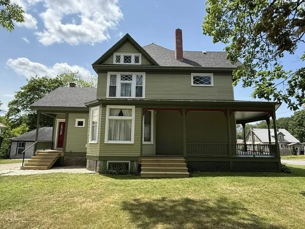 51 Broadway Street Baileyville ME 04694