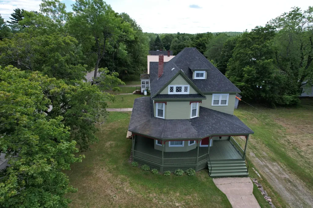 51 Broadway Street Baileyville ME 04694