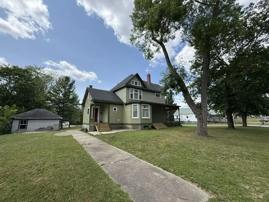 51 Broadway Street Baileyville ME 04694