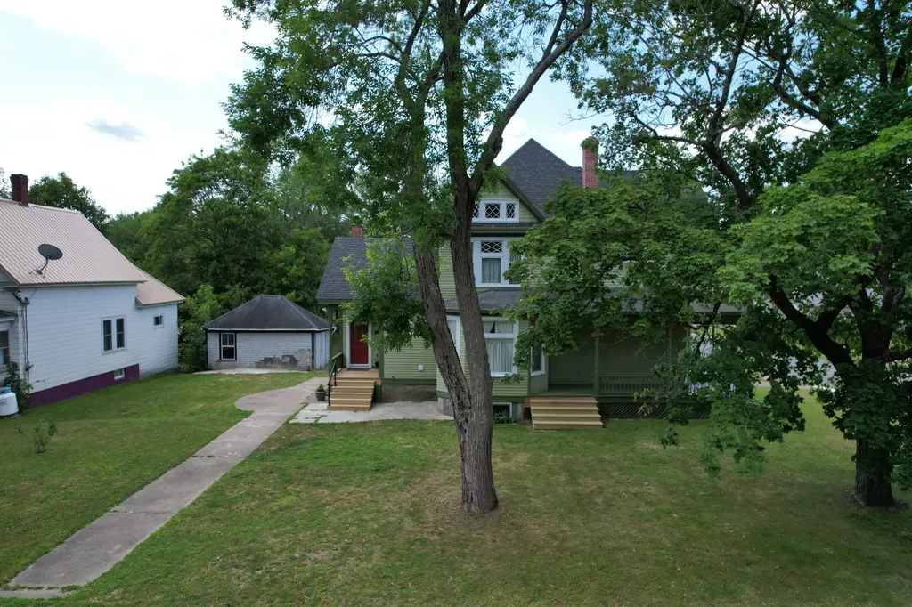 51 Broadway Street Baileyville ME 04694