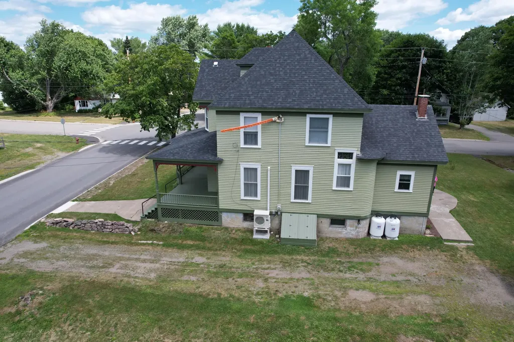 51 Broadway Street Baileyville ME 04694