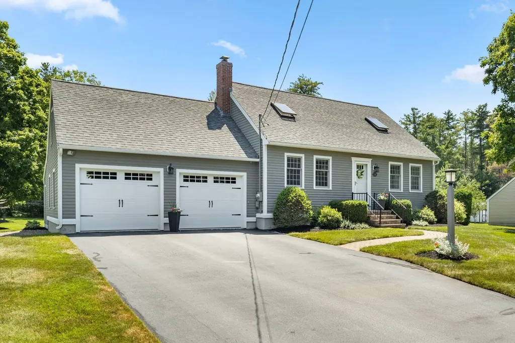 14 Flint Rock Drive York ME 03909