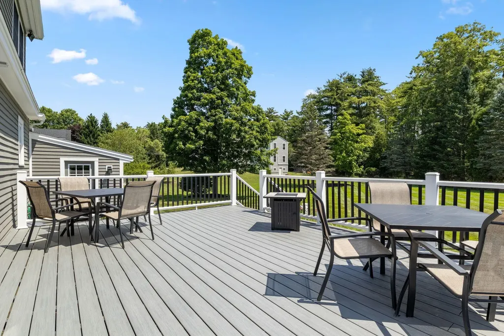 14 Flint Rock Drive York ME 03909