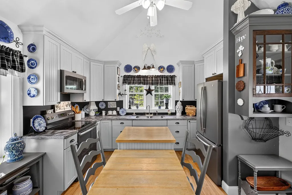 45 Kelley Road Pittston ME 04345
