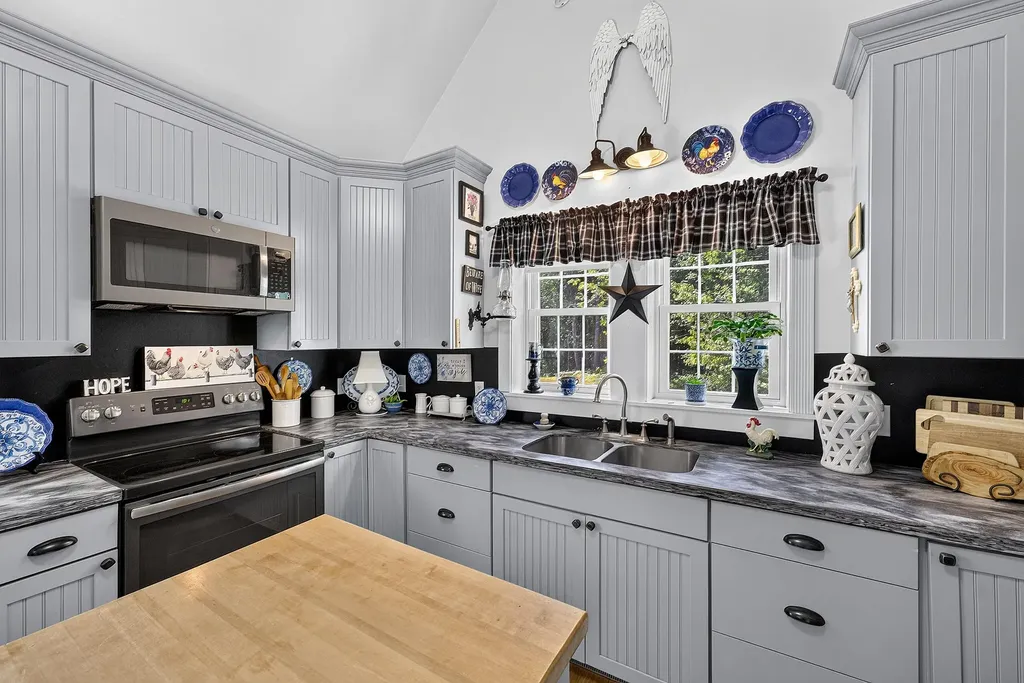 45 Kelley Road Pittston ME 04345