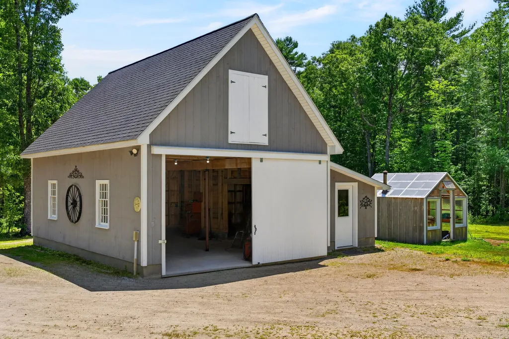 45 Kelley Road Pittston ME 04345