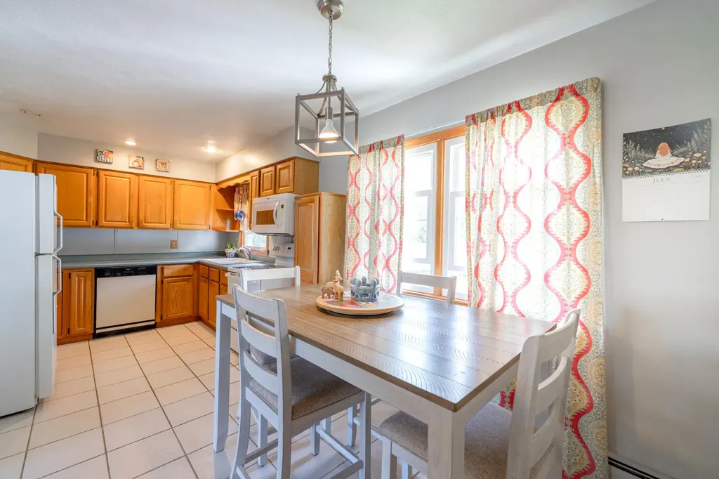17 Heathwood Lane Lewiston ME 04240