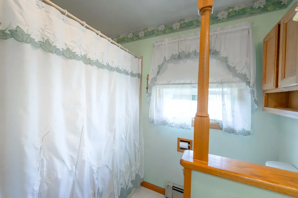 17 Heathwood Lane Lewiston ME 04240