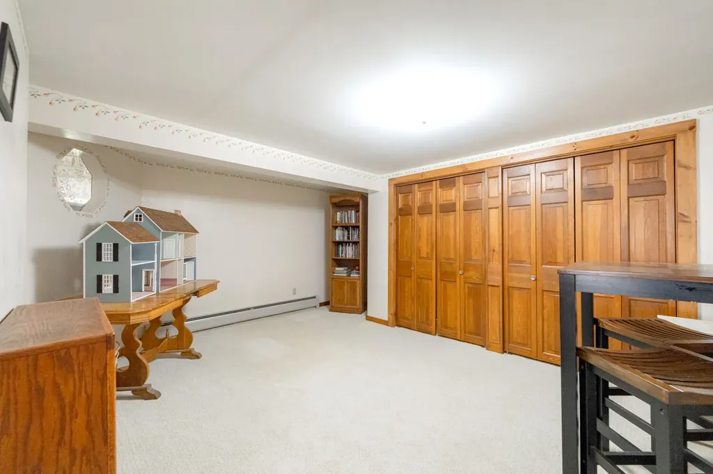 17 Heathwood Lane Lewiston ME 04240