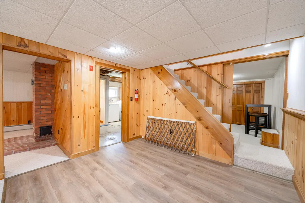 17 Heathwood Lane Lewiston ME 04240