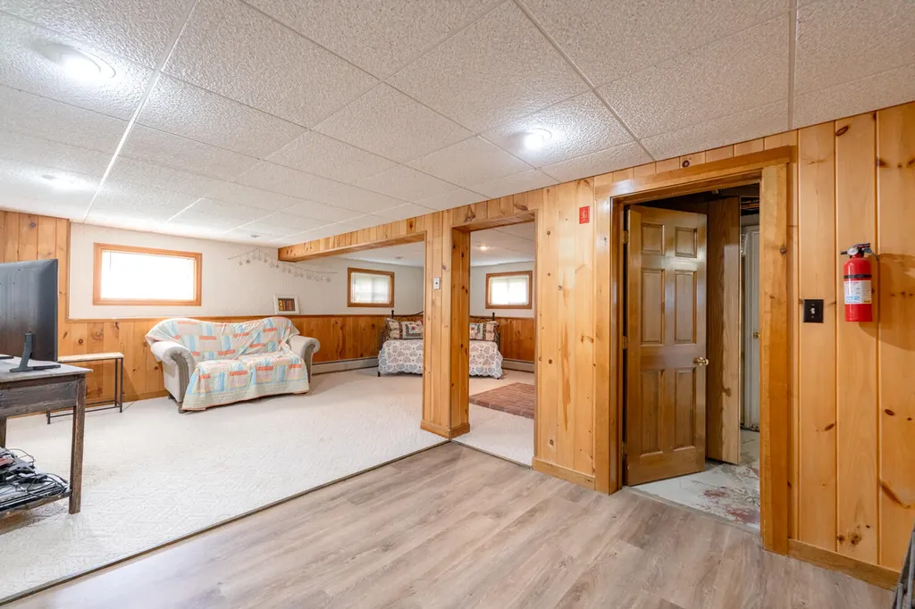 17 Heathwood Lane Lewiston ME 04240