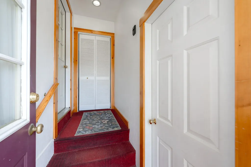 17 Heathwood Lane Lewiston ME 04240