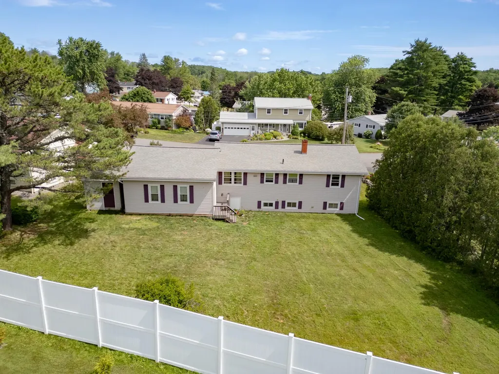 17 Heathwood Lane Lewiston ME 04240