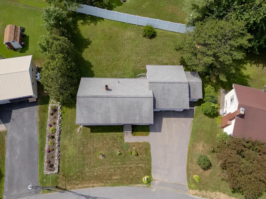 17 Heathwood Lane Lewiston ME 04240