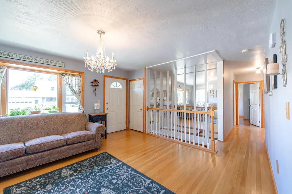 17 Heathwood Lane Lewiston ME 04240