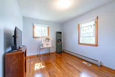 17 Heathwood Lane Lewiston ME 04240