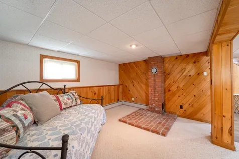 17 Heathwood Lane Lewiston ME 04240
