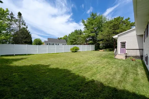 17 Heathwood Lane Lewiston ME 04240