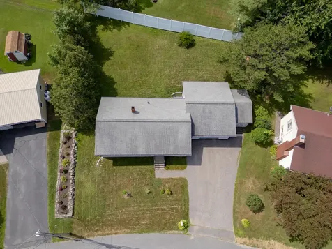 17 Heathwood Lane Lewiston ME 04240