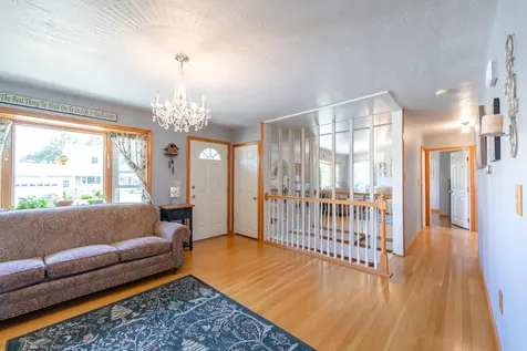 17 Heathwood Lane Lewiston ME 04240