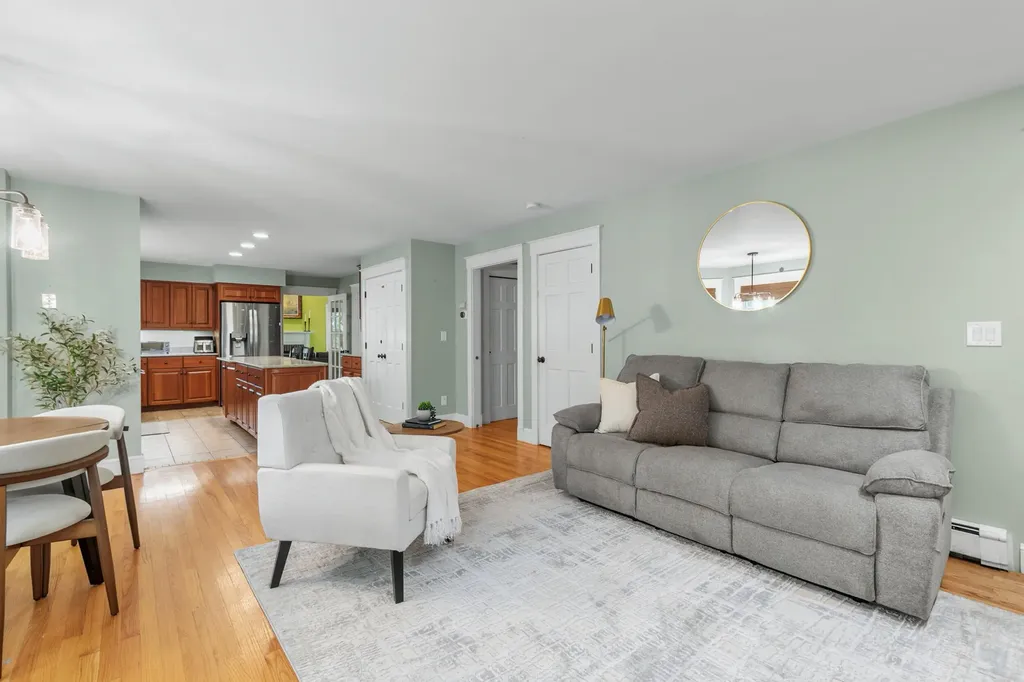 53 Stonegate Road Cape Elizabeth ME 04107