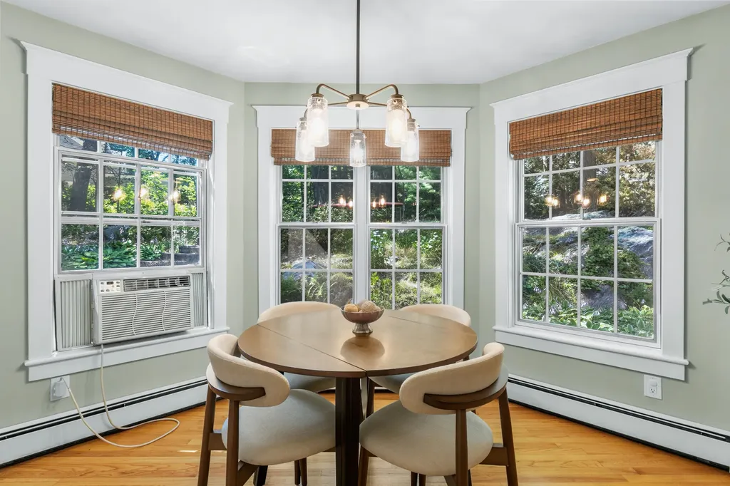 53 Stonegate Road Cape Elizabeth ME 04107