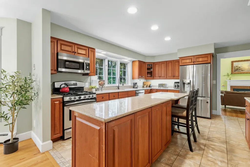 53 Stonegate Road Cape Elizabeth ME 04107