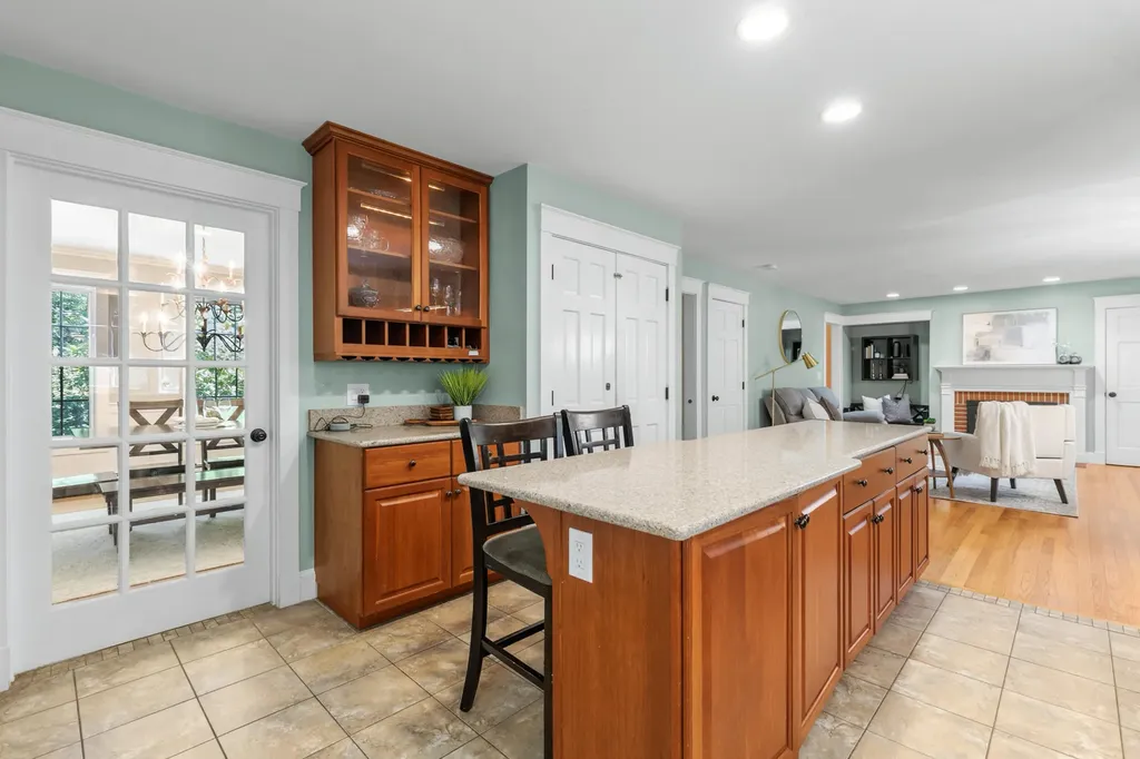 53 Stonegate Road Cape Elizabeth ME 04107