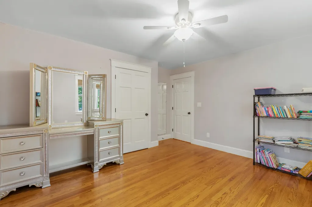 53 Stonegate Road Cape Elizabeth ME 04107
