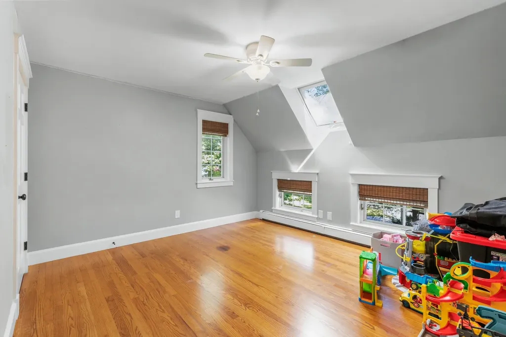 53 Stonegate Road Cape Elizabeth ME 04107