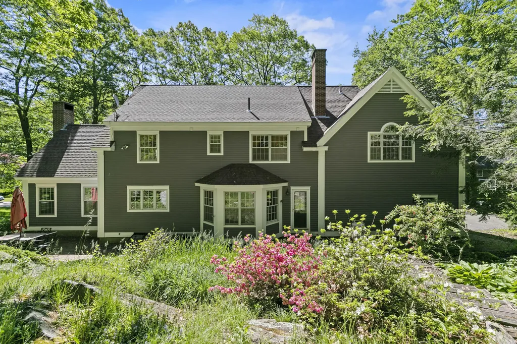 53 Stonegate Road Cape Elizabeth ME 04107